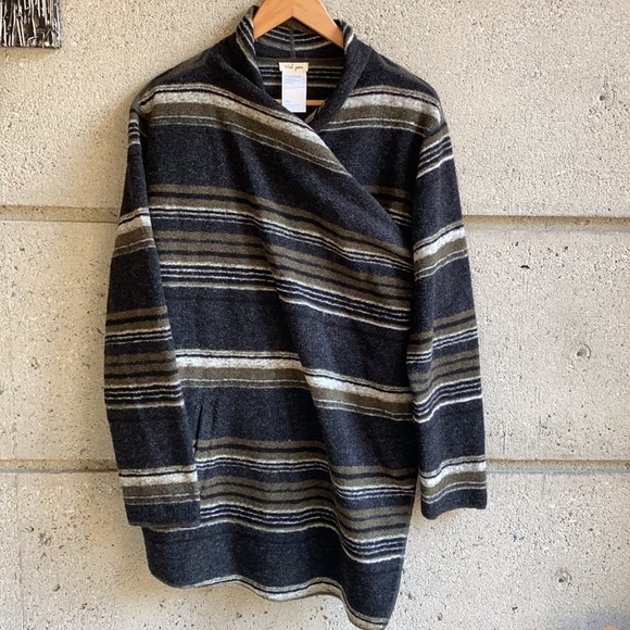 🤍Tribal Open Front Drape Sweater in Moss Colorway - Picture 14 of 17